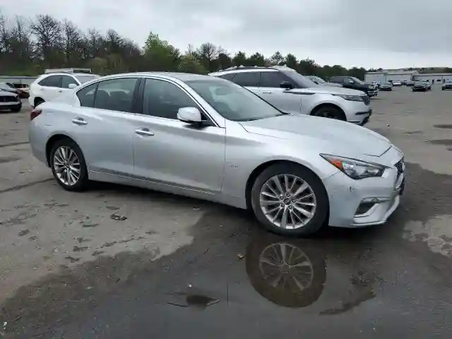 JN1EV7AR9JM430748 2018 INFINITI Q50-3