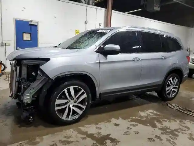 5FNYF6H97JB070668 2018 HONDA PILOT-0