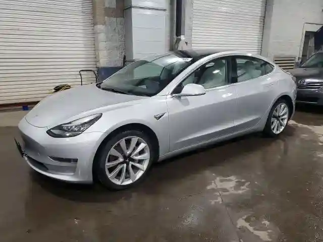 5YJ3E1EA0JF166611 2018 TESLA MODEL 3-0