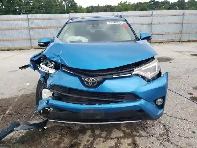 JTMDFREV8JD241131 2018 TOYOTA RAV4-4