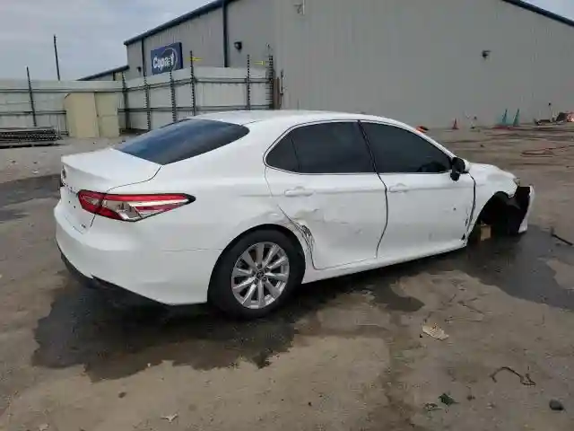 4T1B11HK8JU101178 2018 TOYOTA CAMRY-2