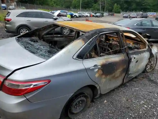 4T4BF1FKXGR572350 2016 TOYOTA CAMRY-2