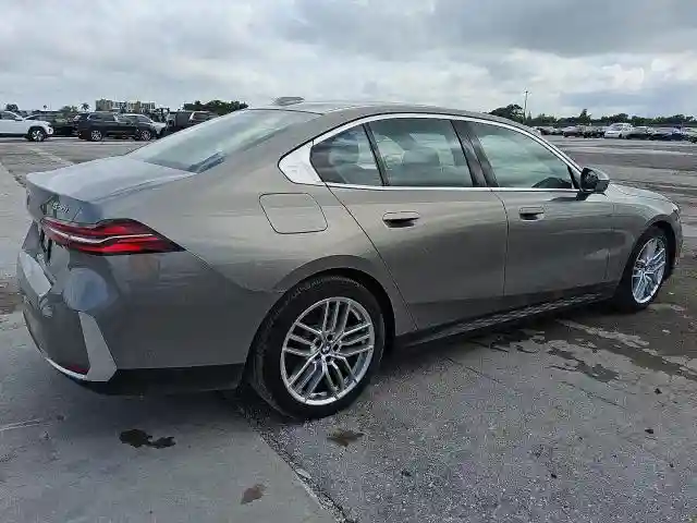 WBA43FJ0XRCP84657 2024 BMW 5 SERIES-2