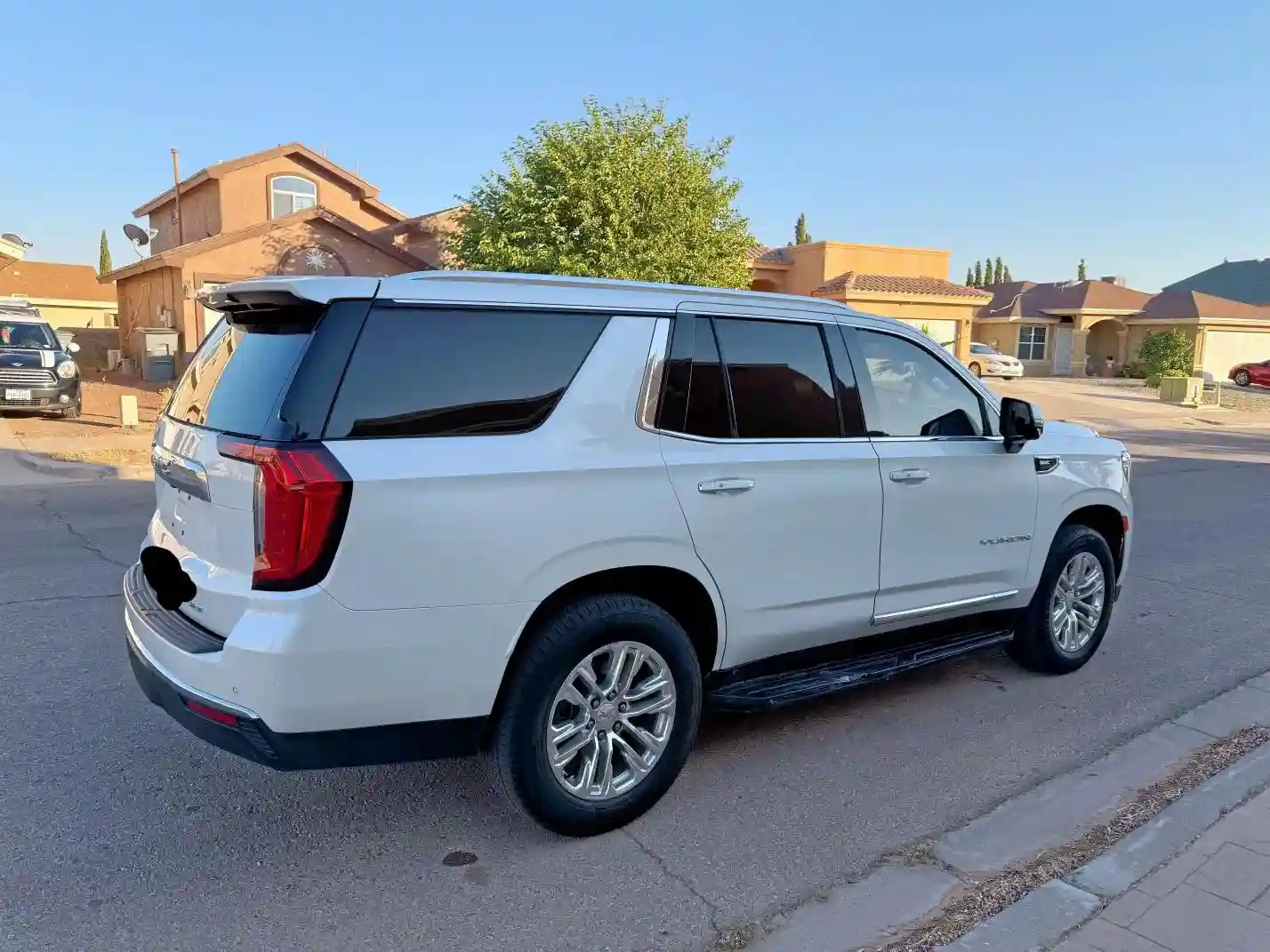 1GKS1BKD7NR227100 2022 GMC YUKON-3