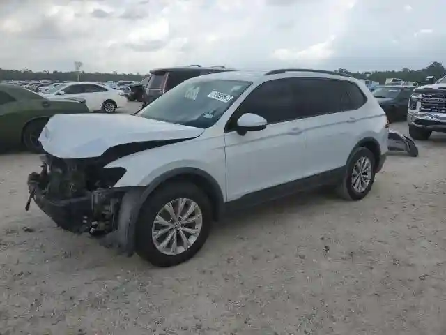 3VV1B7AX8JM013730 2018 VOLKSWAGEN TIGUAN-0