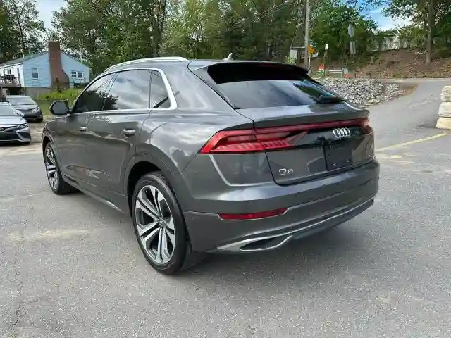 WA1BVAF15KD012411 2019 AUDI Q8-1