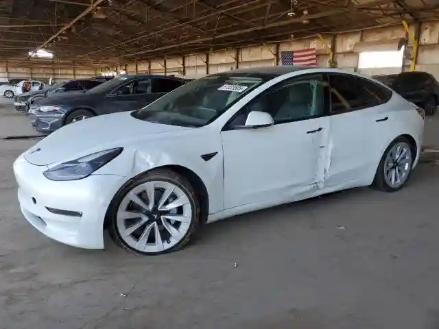 5YJ3E1EB3NF132743 2022 TESLA MODEL 3-0