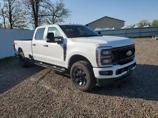 1FT8W2BA7REE43944 2024 FORD F250-3
