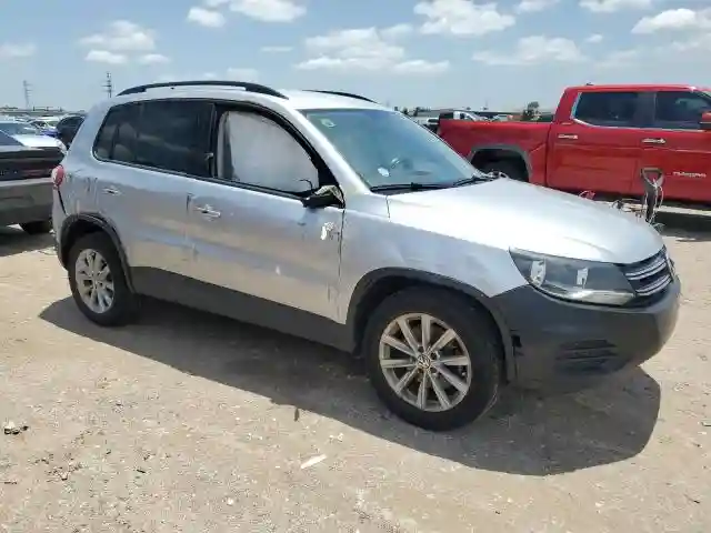 WVGAV7AXXJK001040 2018 VOLKSWAGEN TIGUAN LIM-3