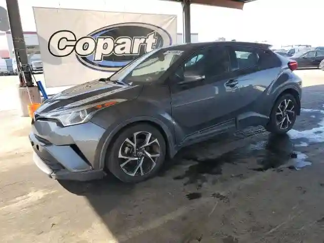NMTKHMBX8JR017869 2018 TOYOTA C-HR-0