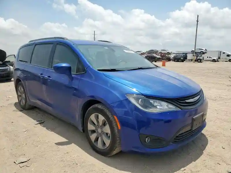 2C4RC1H75JR318290 2018 CHRYSLER PACIFICA-3