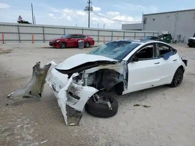 5YJ3E1EA3MF976870 2021 TESLA MODEL 3-0