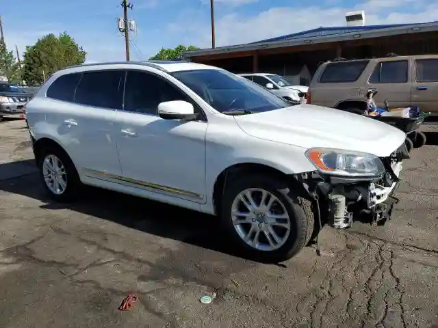 YV4612RK3G2785987 2016 VOLVO XC60-3