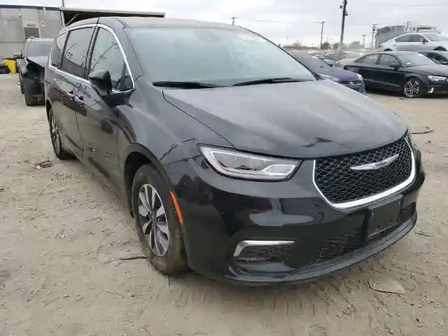 2C4RC1L78PR541746 2023 CHRYSLER PACIFICA-3