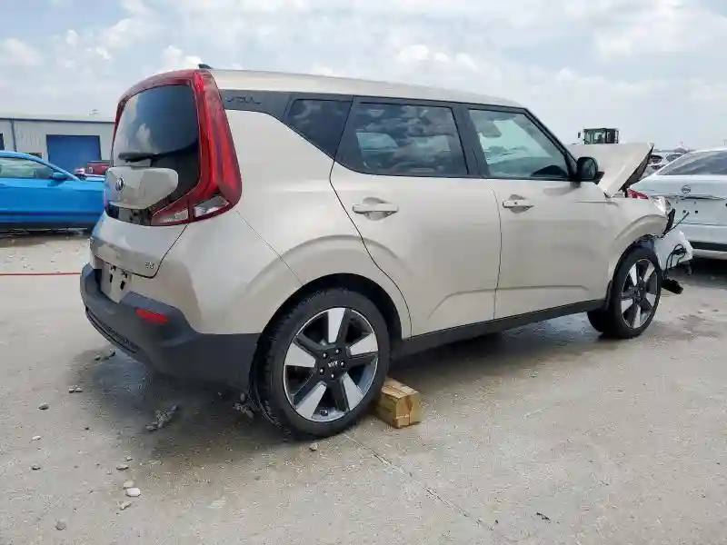 KNDJ33AU7L7076969 2020 KIA SOUL-2