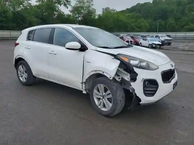 KNDPMCAC1J7395084 2018 KIA SPORTAGE-3