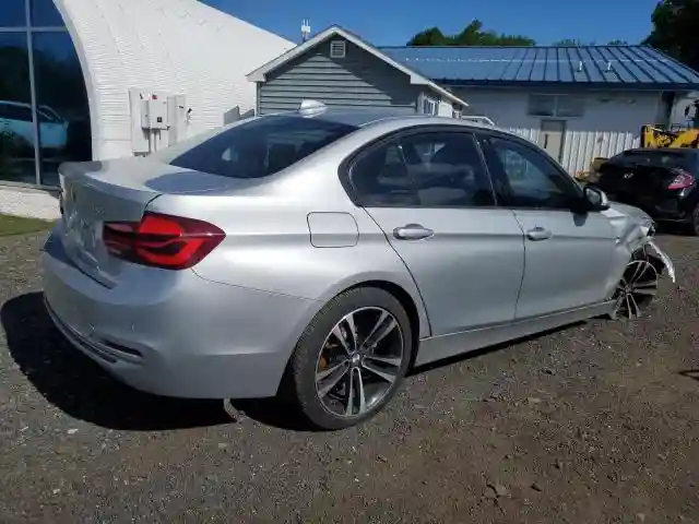 WBA8D9G50JNU67630 2018 BMW 3 SERIES-2