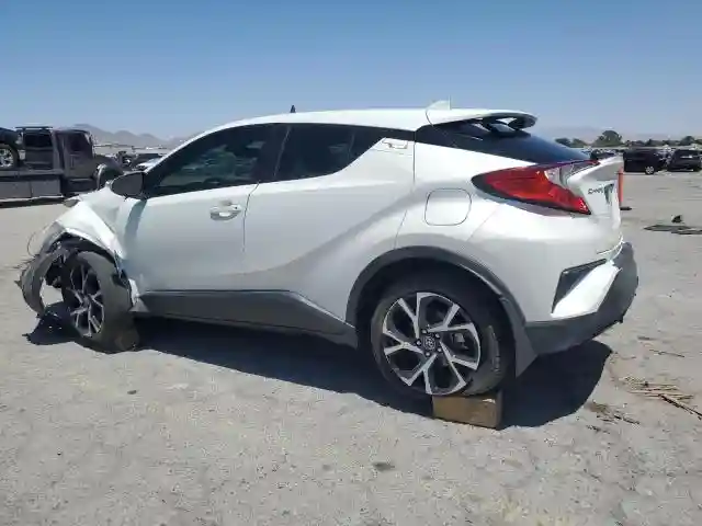 NMTKHMBX5JR042017 2018 TOYOTA C-HR-1