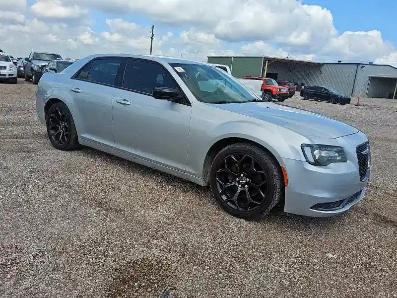 2C3CCAAG9KH733284 2019 CHRYSLER 300-3