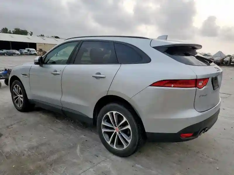 SADCJ2BN8HA092712 2017 JAGUAR F-PACE-1