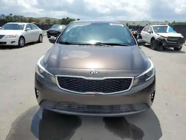 3KPFK4A77JE175488 2018 KIA FORTE-4
