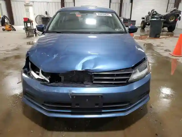 3VW2B7AJ8JM217228 2018 VOLKSWAGEN JETTA-4