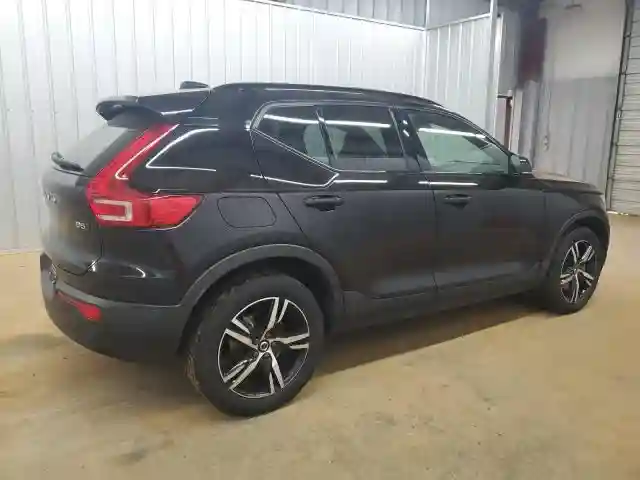 YV4L12UL4P2967328 2023 VOLVO XC40 PLUS-2