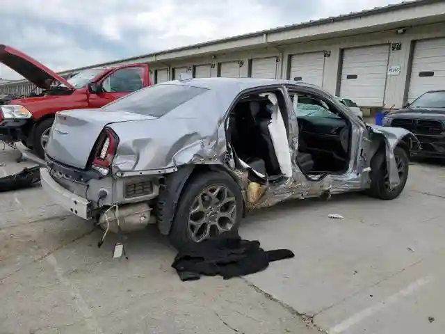 2C3CCAGGXHH616619 2017 CHRYSLER 300-2