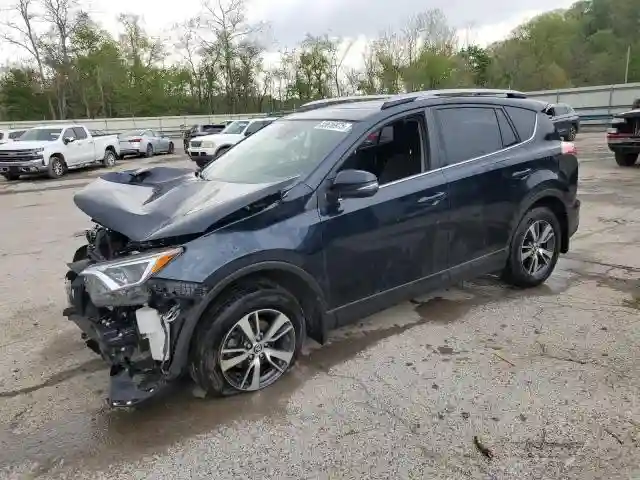JTMRFREV0JD252128 2018 TOYOTA RAV4-0