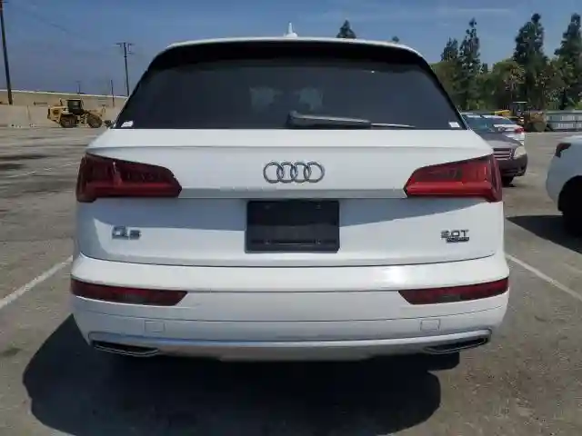 WA1ANAFY4J2128492 2018 AUDI Q5-5
