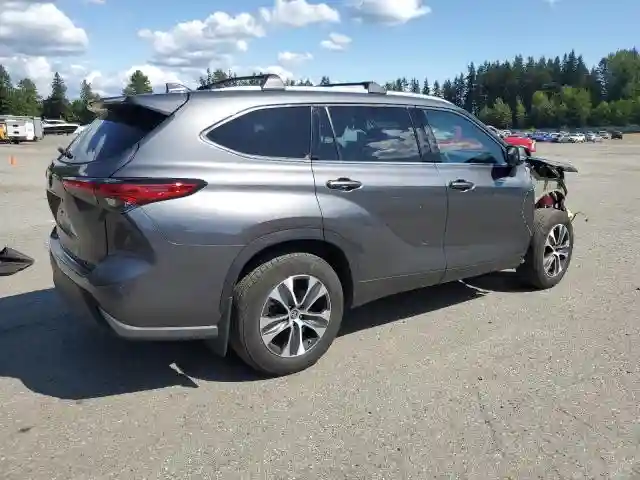 5TDGZRBH3NS594857 2022 TOYOTA HIGHLANDER-2