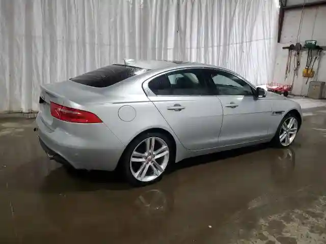 SAJAK4EV5JCP22138 2018 JAGUAR XE-2