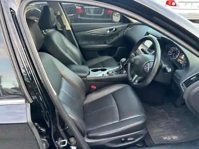 JN1EV7AR6HM841552 2017 INFINITI Q50-4