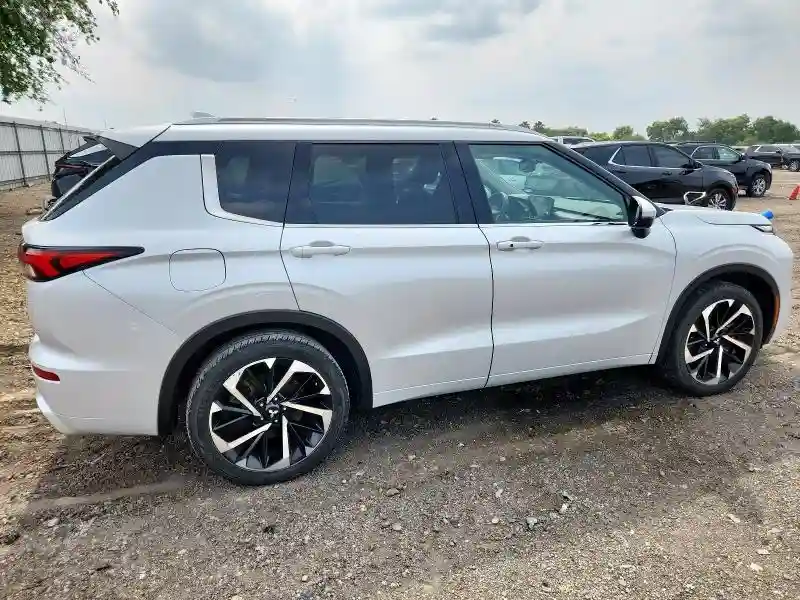 JA4J3VA81NZ060069 2022 MITSUBISHI OUTLANDER-2