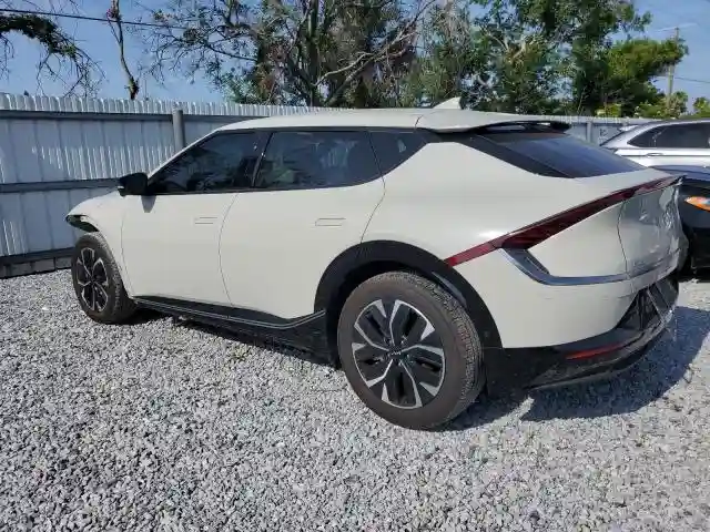 KNDC34LAXR5169944 2024 KIA EV6 LIGHT-1