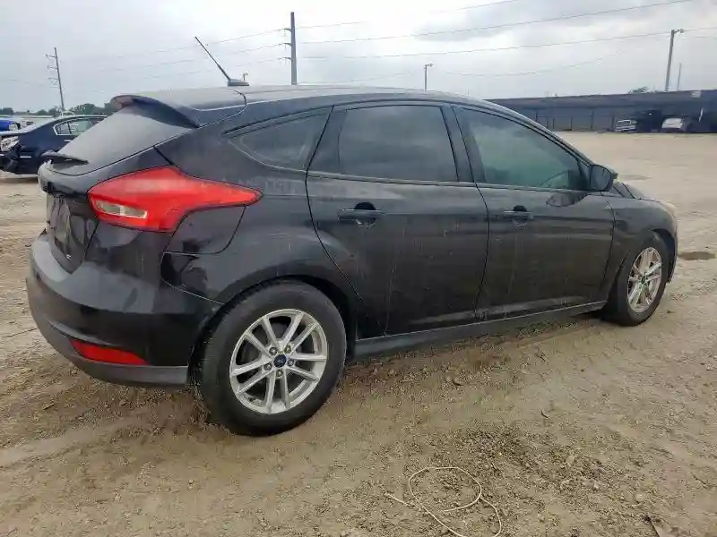 1FADP3K23HL216602 2017 FORD FOCUS-2