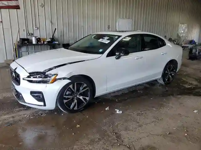 7JRL12FK1RG323347 2024 VOLVO S60 CORE-0