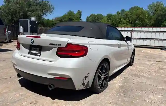 WBA2N1C56JVC28015 2018 BMW M2-3