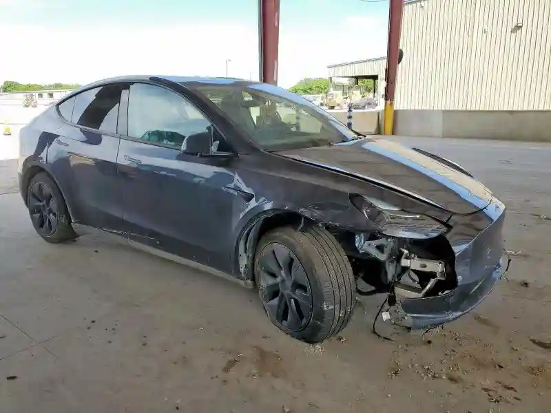 7SAYGDED2RA304558 2024 TESLA MODEL Y-3