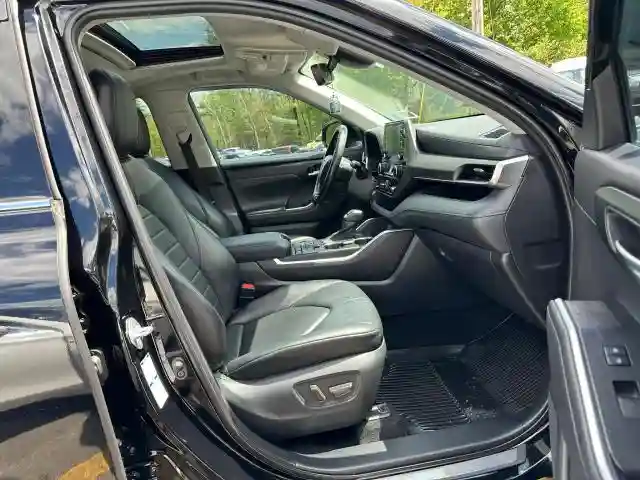 5TDGZRBH2MS549195 2021 TOYOTA HIGHLANDER-4