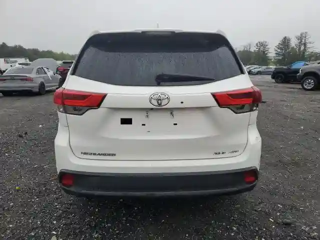 5TDJZRFH1JS801613 2018 TOYOTA HIGHLANDER-5