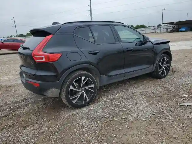 YV4AC2HM9M2561819 2021 VOLVO XC40-2