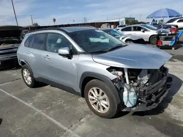 7MUBAABG3PV048739 2023 TOYOTA COROLLA CR-3