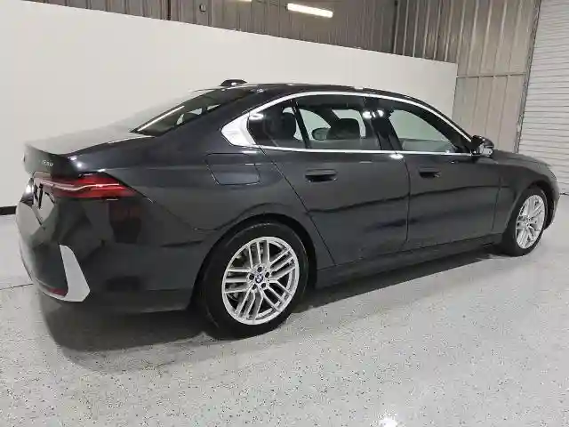 WBA43FJ06RCR45246 2024 BMW 5 SERIES-2