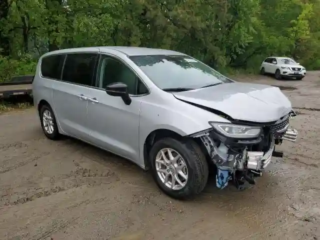2C4RC1BG8RR154943 2024 CHRYSLER PACIFICA-3