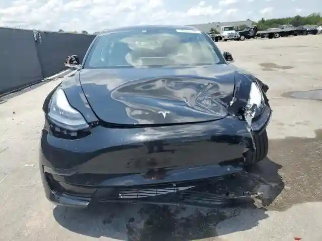 5YJ3E1EBXKF198945 2019 TESLA MODEL 3-4