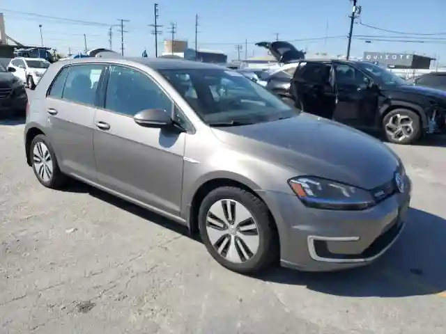 WVWPP7AU1GW916570 2016 VOLKSWAGEN GOLF-3