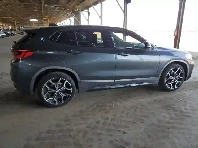 WBXYJ3C3XJEJ84376 2018 BMW X2-2