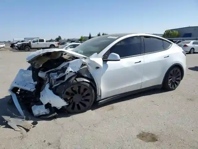 7SAYGDEF9NF392197 2022 TESLA MODEL Y-0
