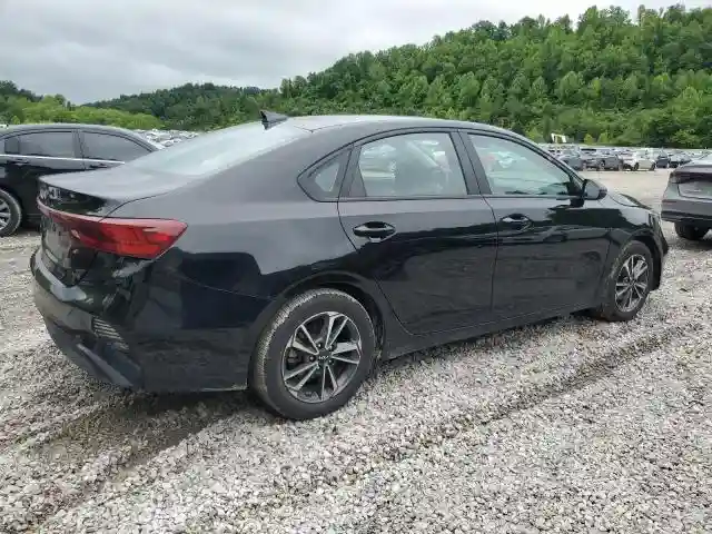 3KPF24AD0PE569395 2023 KIA FORTE-2